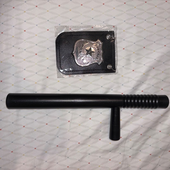 NWOT Police Officer Costume for Kids, Dress Up Set with Accessories Size Medium - Picture 13 of 16